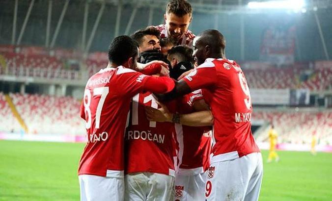 Ligin golcüleri liderlik için sahada