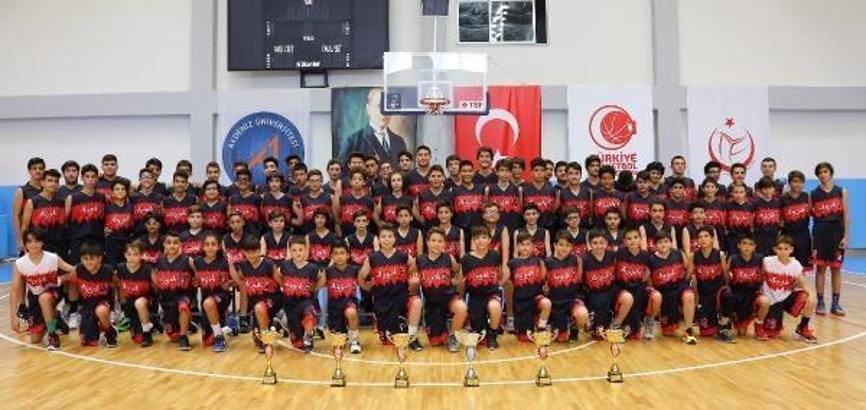 AGGİK'in genç sporcuları potada devleşti