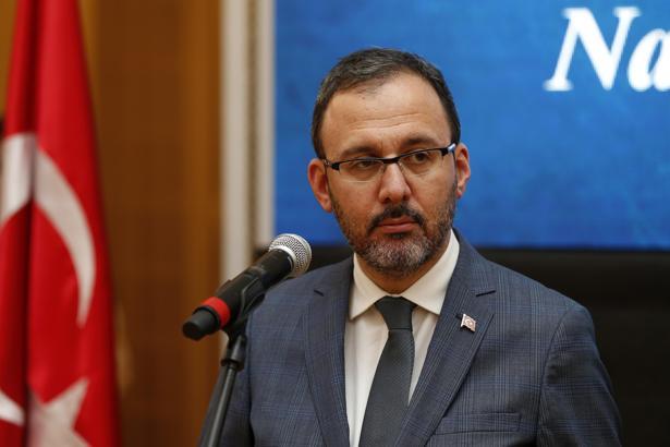 Bakan Kasapoğlu, vefat eden Hilmi Ok için taziyede bulundu