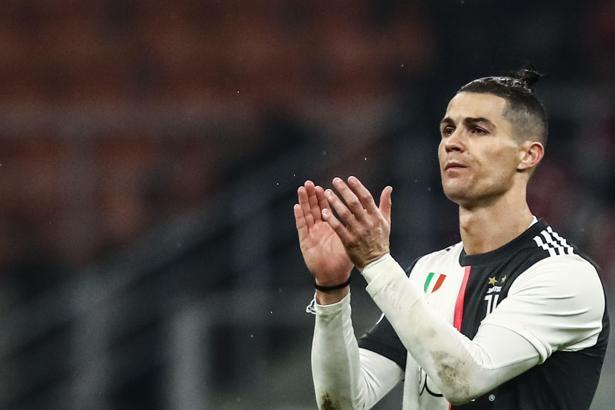 Cristiano Ronaldo forması açık arttırmada