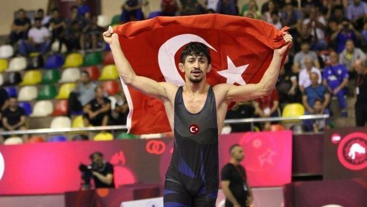 Akhisar'ın gururu Kerem Kamal