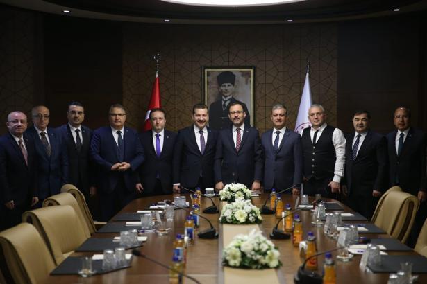 Yağlı Güreş Düzenleyen Kentler Birliği ve Güreş Federasyonu'ndan Bakan Kasapoğlu'na ziyaret