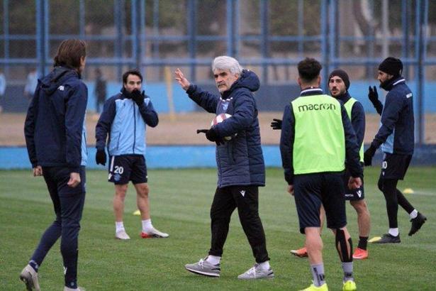 Uğur Tütüneker: Bursaspor'a karşı galip gelmek için maça çıkacağız