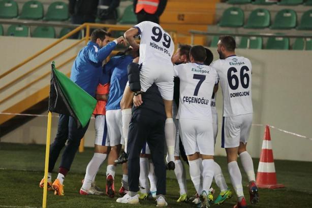 Akhisarspor zor deplasmanda