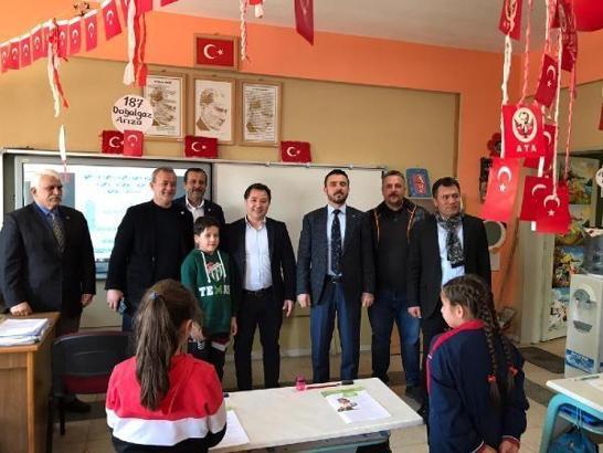 Bursaspor Kulübü Başkanı Mestan, Kestel'de öğrencilerle bir araya geldi