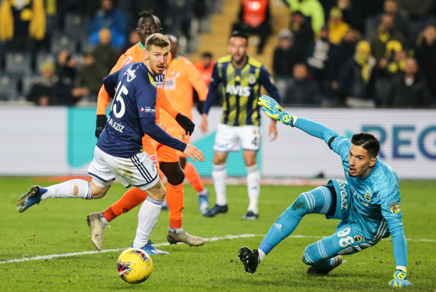 Altay Bayındır: Ne yapalım, kalenin içinden mi uçalım?