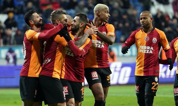 Galatasaray seriyi sürdürdü, zirveye yaklaştı