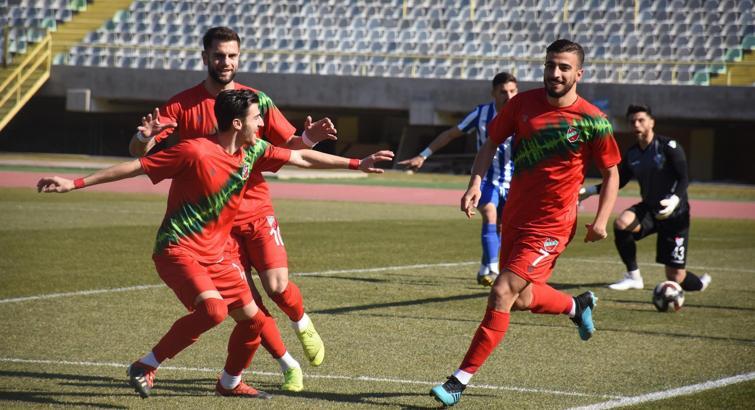 Karşıyakalı futbolculardan alkışlanacak hareket