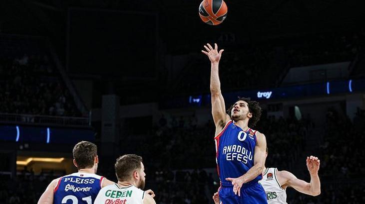 Anadolu Efes, Fenerbahçe Beko'nun rekorunu kırdı