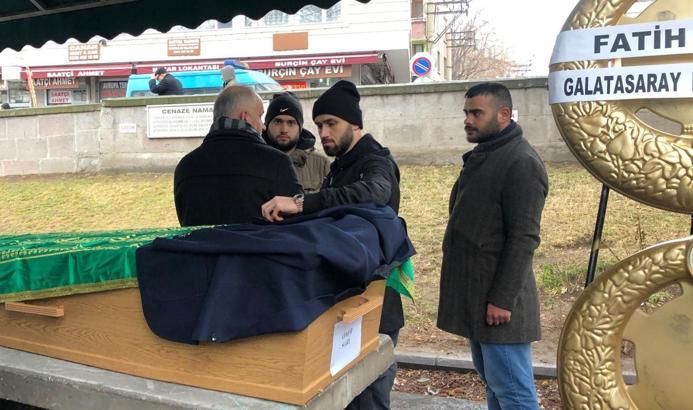 Ömer Bayram'ın dedesi son yolculuğuna uğurladı