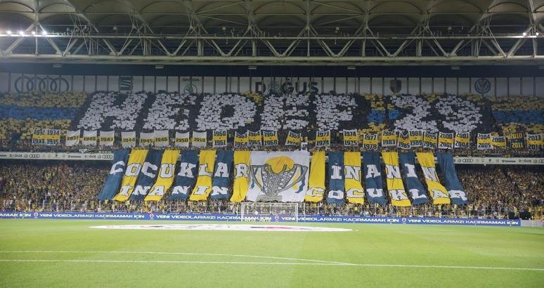 Fenerbahçe-Alanyaspor maçında müthiş atmosfer! Kadıköy kapalı gişe...