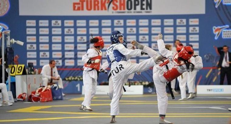 Milli tekvandoculardan madalya yağmuru