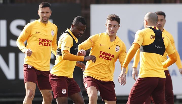 Galatasaray son dakika haberleri! İki oyuncu kadro dışı bırakıldı