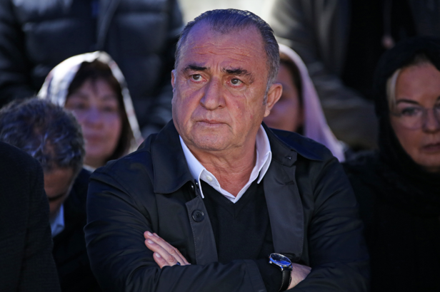 Fatih Terim babasının kabrini ziyaret etti