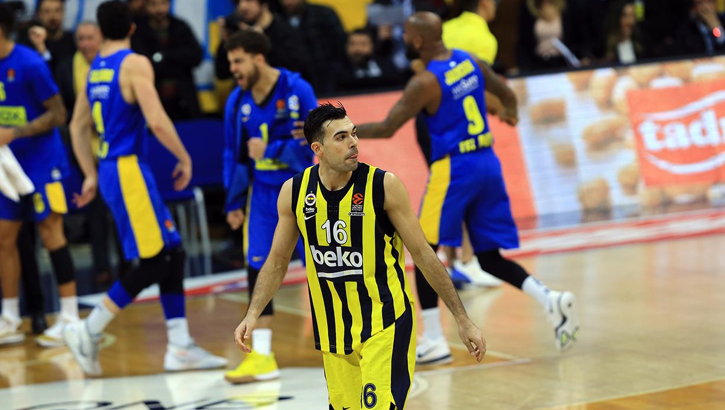 Son dakika! Wilbekin ile Fenerbahçe taraftarları arasında gerginlik!