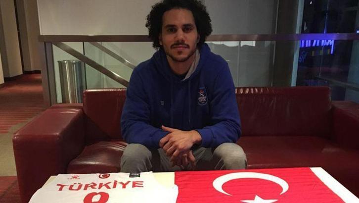 Shane Larkin, artık resmen Türk!
