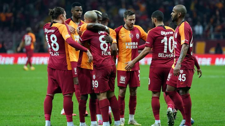 Galatasaray liderle puan farkını eritiyor