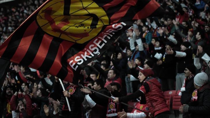 Eskişehirspor taraftarı Altınordu maçında kırmızıya bürünecek