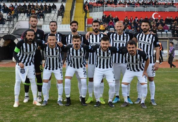 Nazilli Belediyespor zirveden kopuyor