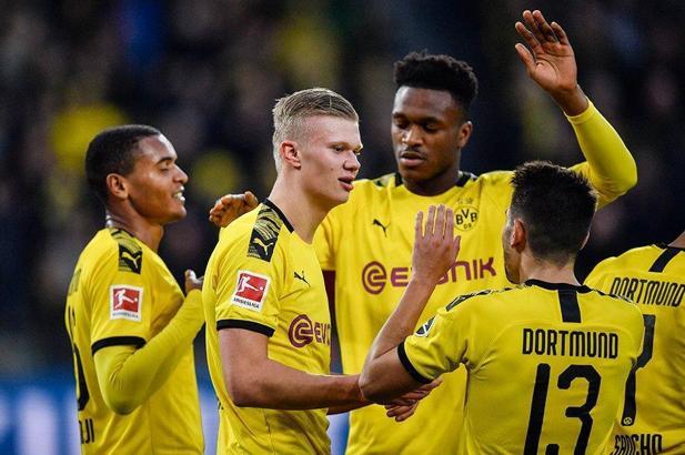 Erling Haaland atıyor Borussia Dortmund kazanıyor