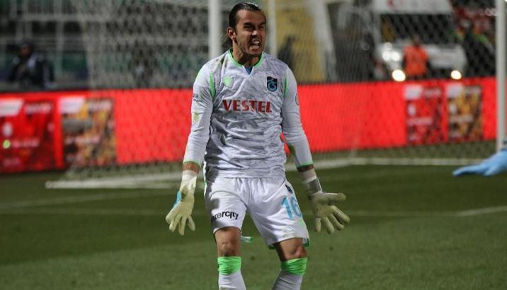 Trabzonspor'da Erzurumspor'a karşı kale Erce Kardeşler'in