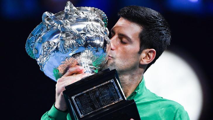 Avustralya Açık'ta Djokovic'in bileği bükülmüyor