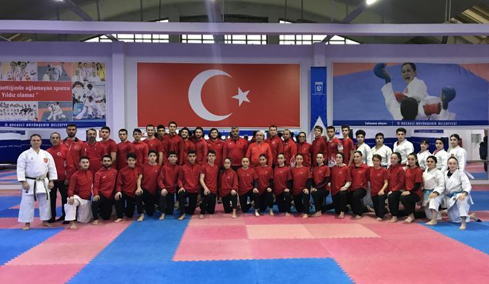 Genç karateciler Avrupa Şampiyonası'na hazırlanıyor