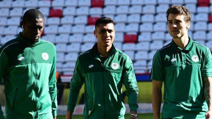 Aykut Kocaman'dan Antalyaspor maçına sürpriz kadro