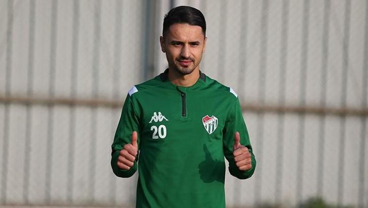Bursaspor'da Musa Araz ile yollar ayrıldı