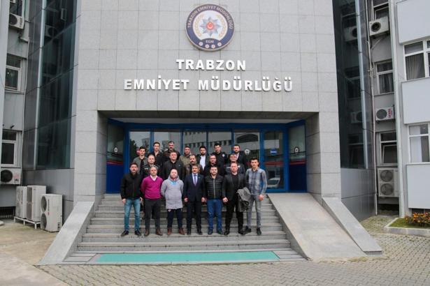 Trabzon Emniyet Müdürü Metin Alper, taraftarlarla bir araya geldi