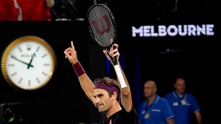 Tsitsipas elendi, Federer sürprize izin vermedi