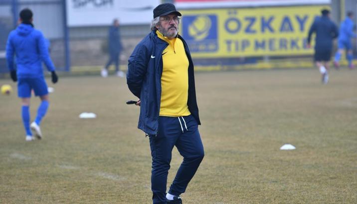 Ankaragücü'nde Mustafa Reşit Akçay yönetiminde ilk antrenman