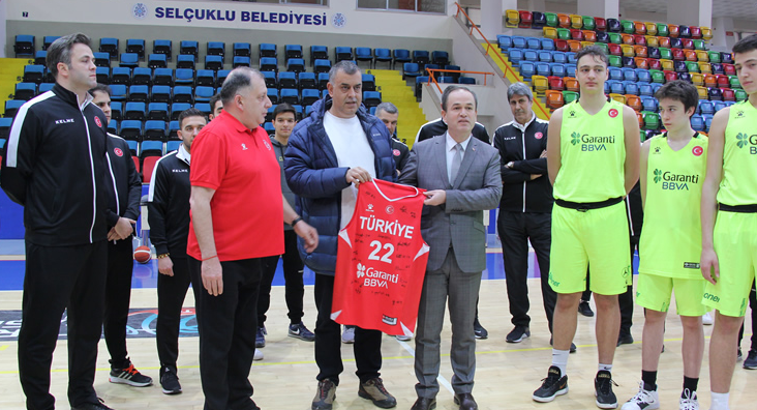 16 Yaş Altı Erkek Milli Basketbol Takımı'nın Konya'daki kampı sürüyor