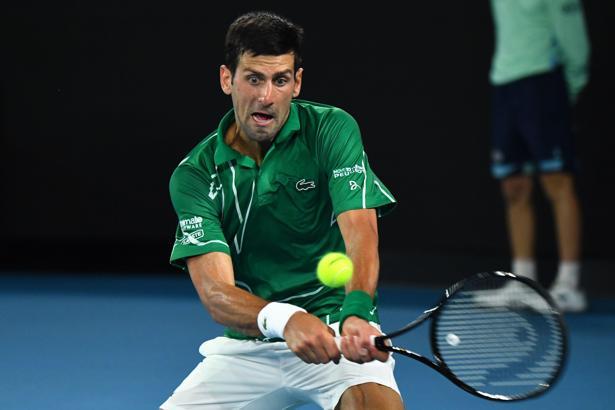 Novak Djokovic, Roger Federer'i 3-0'la geçti