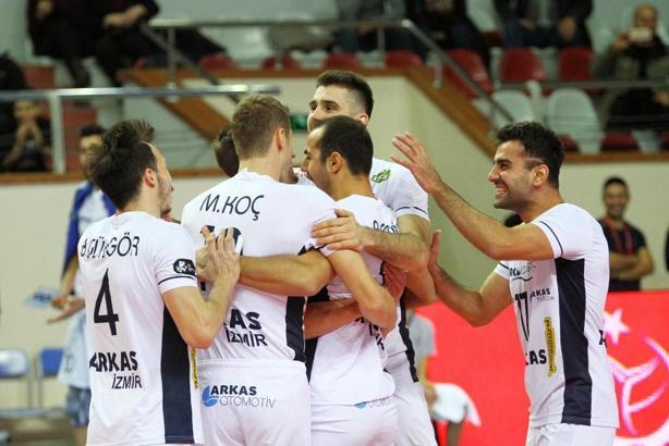 Arkasspor, Franfurt'u devirdi avantajı kaptı