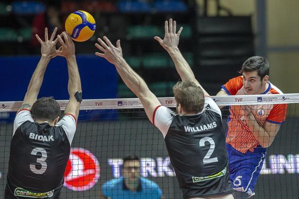 Spor Toto-İstanbul Büyükşehir Belediyespor maç sonucu: 3-0