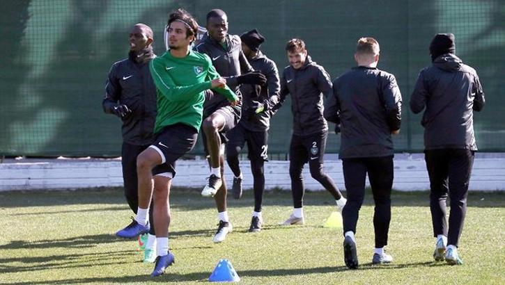 Denizlispor, 3 eksikle çalıştı
