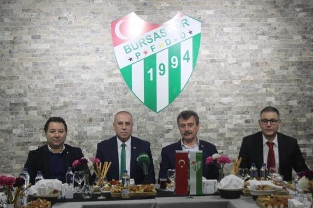 BPFDD'den 'Yeniden Büyük Bursaspor' kampanyasına forma desteği