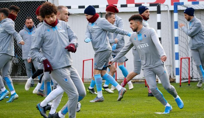 Son dakika! Yeni transfer Bilal Başacıkoğlu ilk antrenmanına çıktı