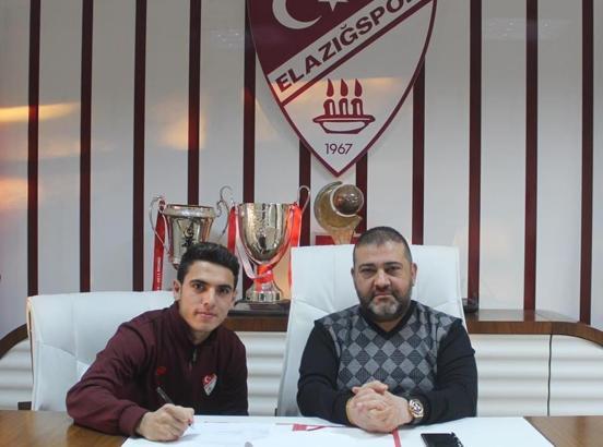 Elazığspor iki oyuncunun sözleşmesini uzattı