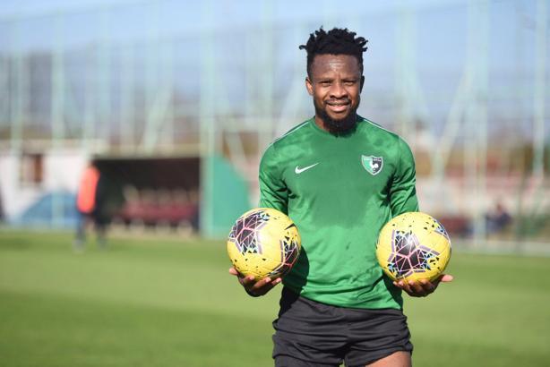 Ogenyi Onazi Denizlispor'da ilk antrenmanına çıktı