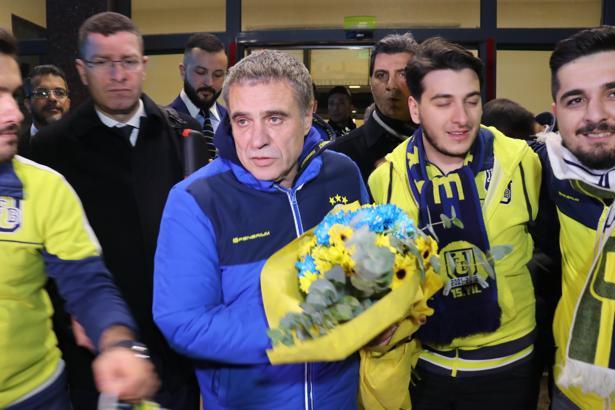 Fenerbahçe kafilesi Gaziantep'te coşkulu karşılama