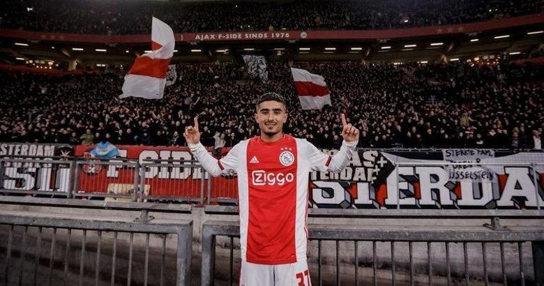Türk futbolcu Naci Ünüvar tarihe geçti!