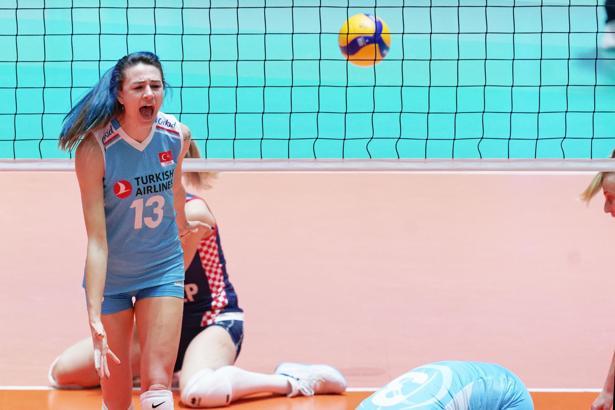 Milli voleybolcu Meryem Boz, elemelerin MVP'si seçildi