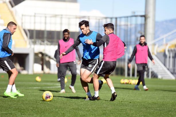 Denizlispor, devreye zorlu seriyle girecek