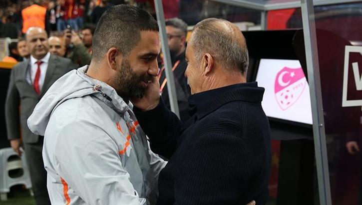 Galatasaray'da son dakika transfer haberi! Fatih Terim yönetimden Arda Turan'ı isteyecek!