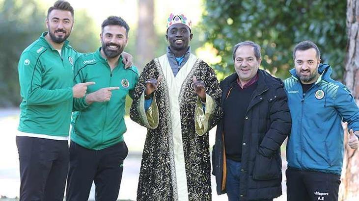 Alanya'da mutlu bir kral: Papiss Cisse