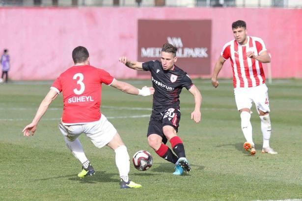 Samsunspor zirveyi bırakmıyor!