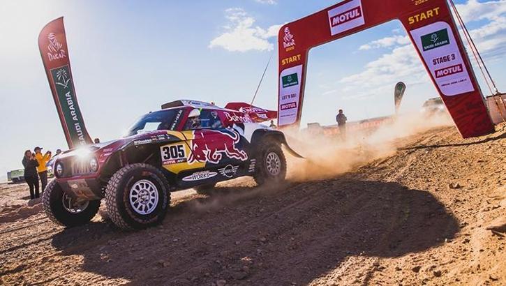 Dakar Rallisi'nde Carlos Sainz liderliği ele geçirdi