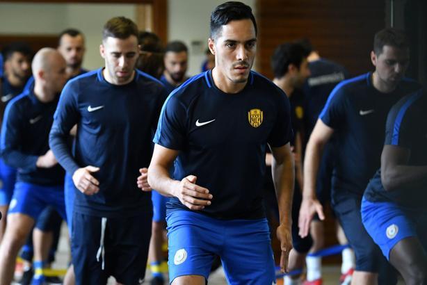 Ankaragücü hava koşulları nedeniyle salonda çalıştı